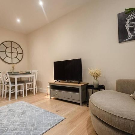 Ocean - 2 Bed Flat Sleeps 6 With Gym Access Apartman Southampton Kültér fotó