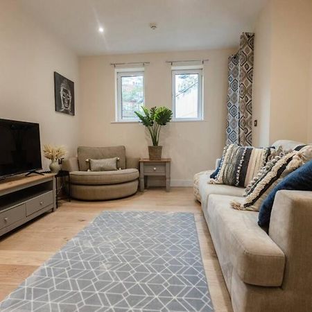 Ocean - 2 Bed Flat Sleeps 6 With Gym Access Apartman Southampton Kültér fotó