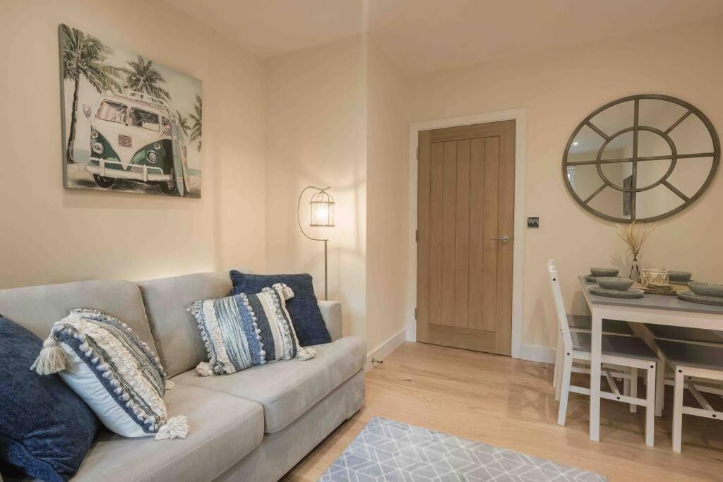 Ocean - 2 Bed Flat Sleeps 6 With Gym Access Apartman Southampton Kültér fotó