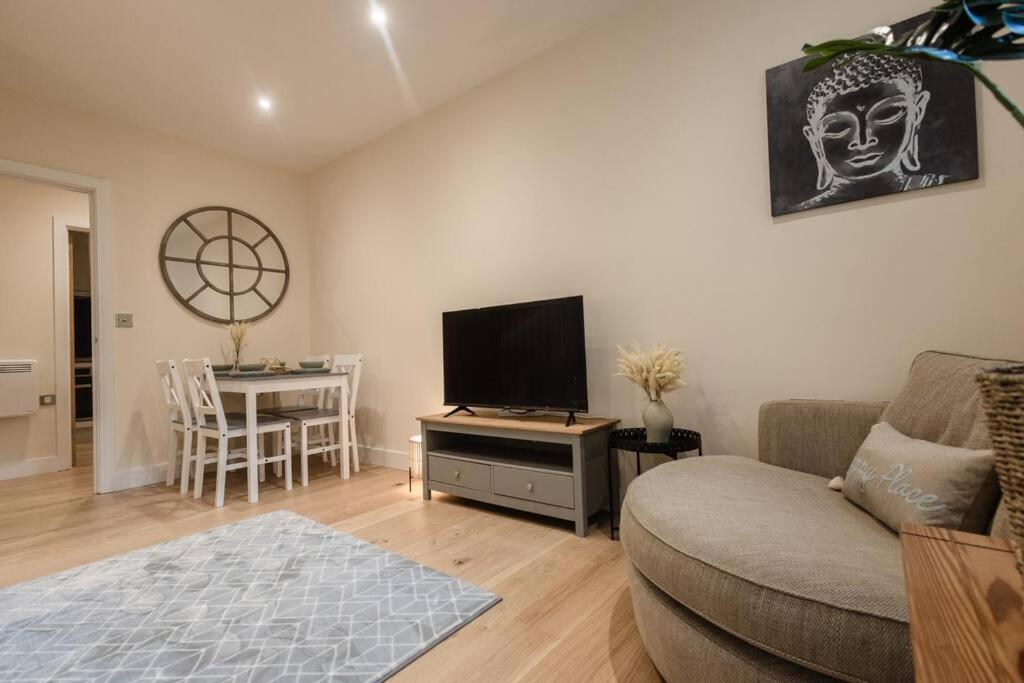 Ocean - 2 Bed Flat Sleeps 6 With Gym Access Apartman Southampton Kültér fotó