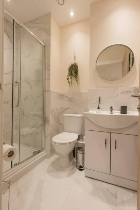 Ocean - 2 Bed Flat Sleeps 6 With Gym Access Apartman Southampton Kültér fotó