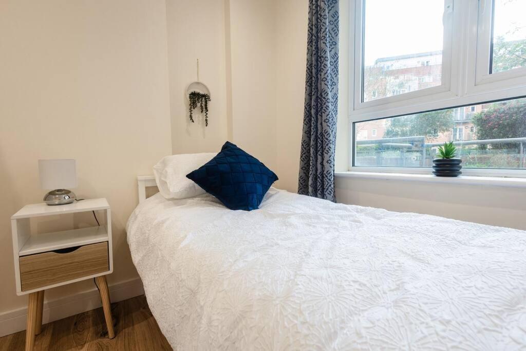 Ocean - 2 Bed Flat Sleeps 6 With Gym Access Apartman Southampton Kültér fotó